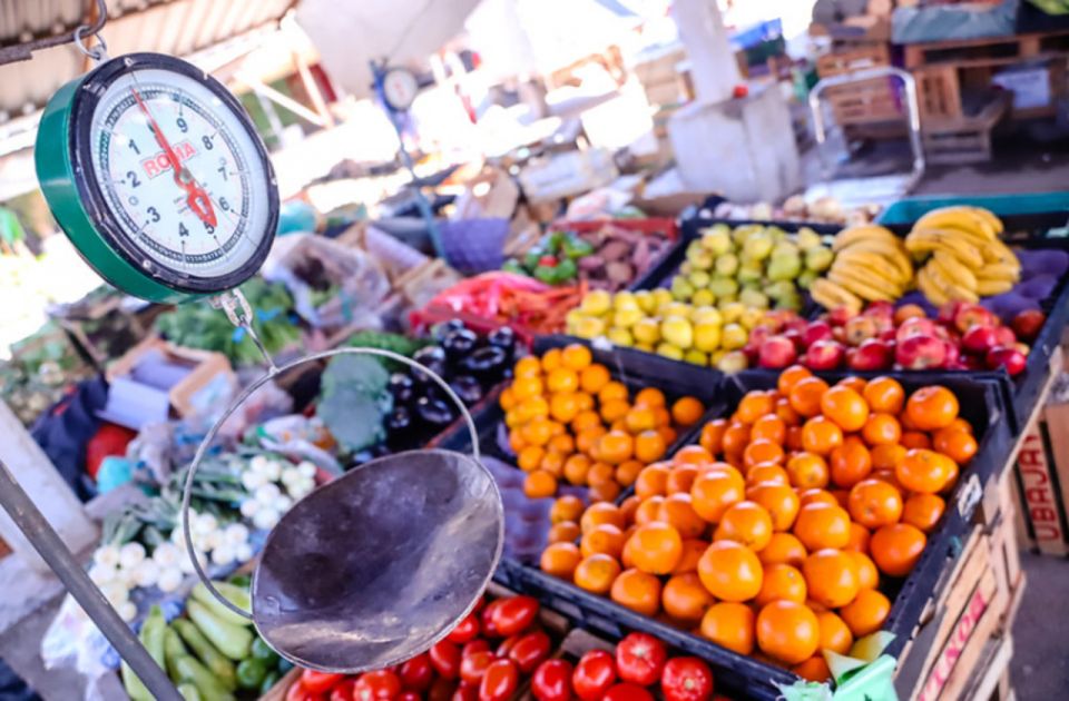 Mexico City: Exotic Food Tasting Tour & Local Markets - Timing and pace: a realistic 4 hours on foot