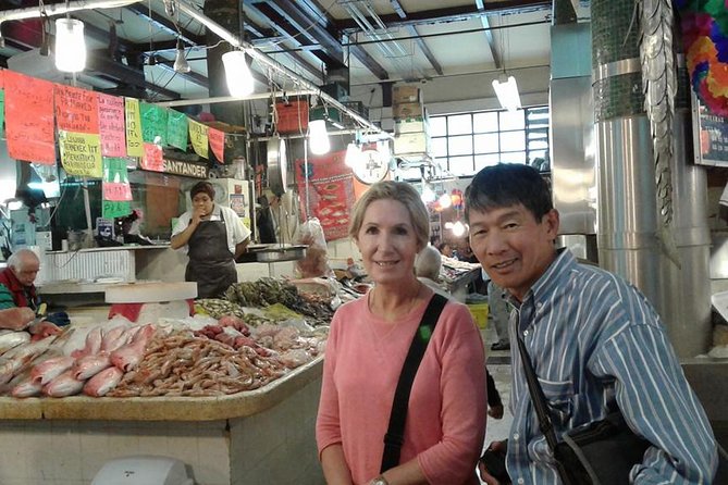 MEXICO CITY FOOD TOUR: flavors on two wheels - Roma market quesadillas: what “handmade” means in real life