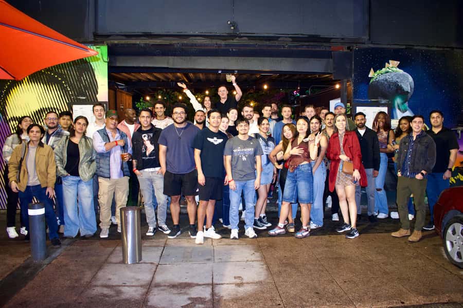 Mexico City: Guided Pub Crawl with Party Games - Beer pong and party games: the warm-up that breaks the ice