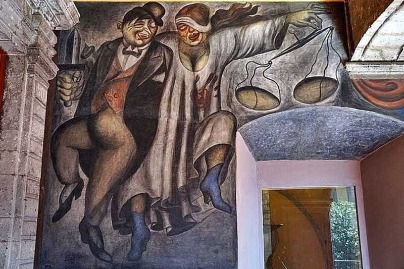 Mexico City: Historic Center Walking Tour with Murals - Palace of Fine Arts: when “fine art” meets revolution