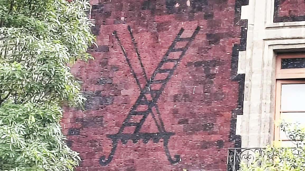 Mexico City: Jewish Presence - Getting oriented: the square where Aztec, Catholic, and Jewish stories overlap