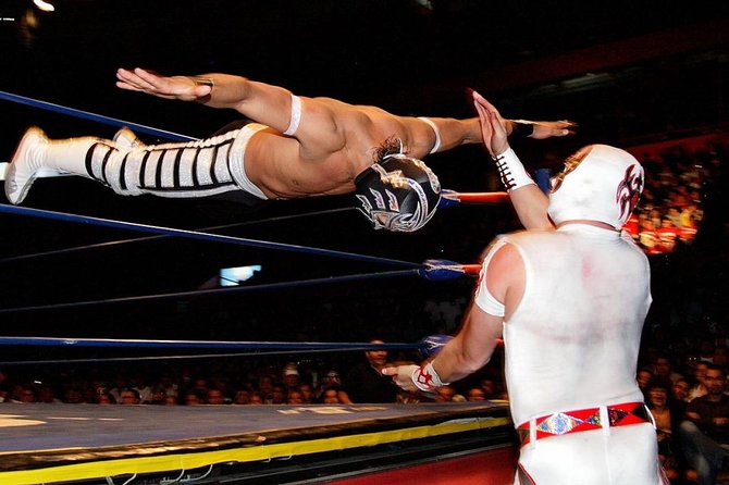 Mexico City: Lucha Libre wrestling show tickets - Arena México Ringside: The Mask Moment and Crowd Energy