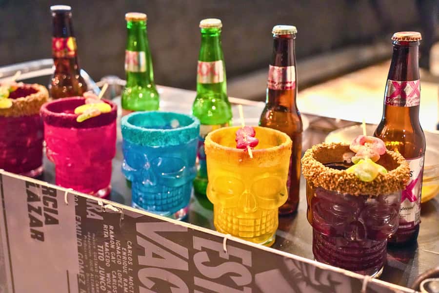 Mexico City: Mexican evening, lucha libre, and tequila - Cantinas and Taquerías Stops: Pulque, Tacos, and Cash Tips