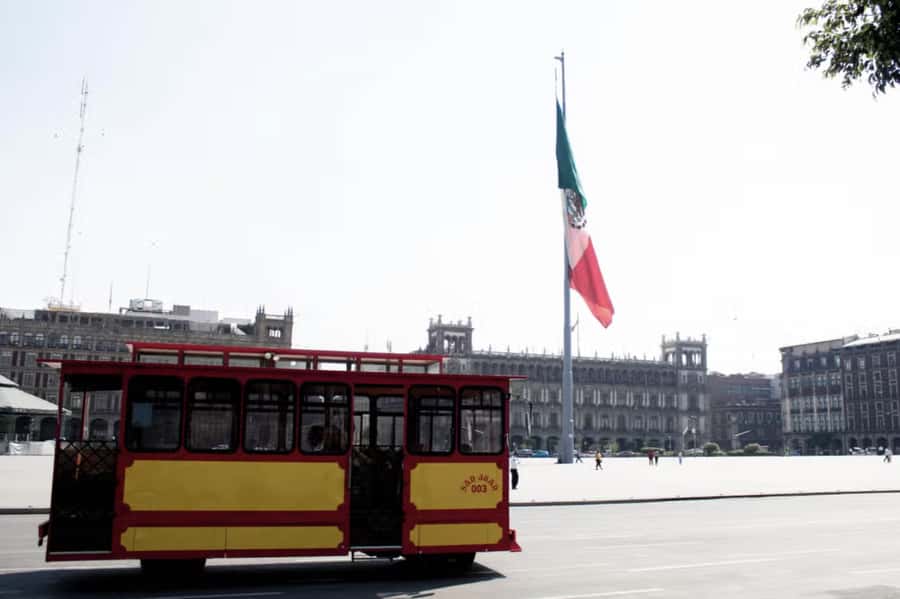 Mexico City: Mexico Tram, Iconic Landmarks, and Legends - A 45-minute tram ride through Mexico City’s oldest streets