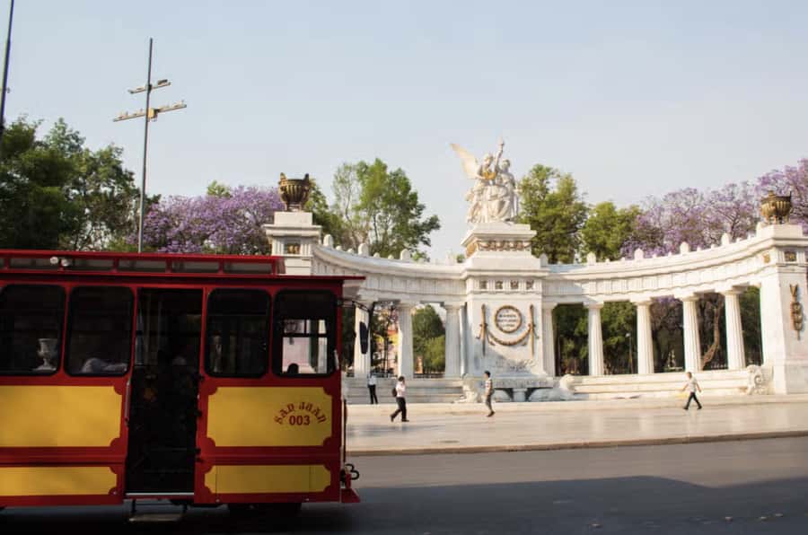 Mexico City: Mexico Tram, Iconic Landmarks, and Legends - What you’ll see: palaces, the Metropolitan Cathedral, and major monuments