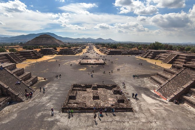 Mexico City Private City Tour: Teotihuacan and Basilica of Our Lady of Guadalupe - Basilica of Our Lady of Guadalupe: the miracle story and why pilgrims keep coming