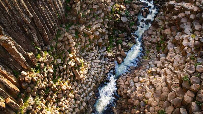 Mexico City: Private Magic Towns & Basaltic Prisms Tour - The guide experience: bilingual, attentive, and sometimes variable