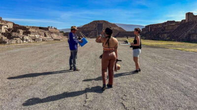 Mexico City: Private Teotihuacan Archeological Tour - A private bilingual guide: stories you can ask questions about