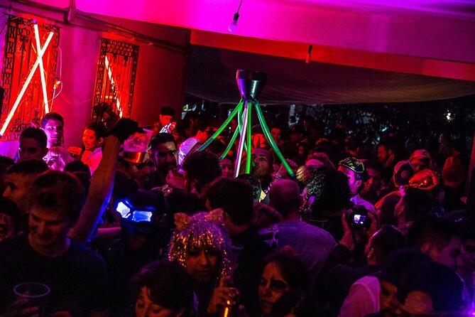 Mexico City Pub Crawl - The 5-venue flow: from Jardín Chapultepec to Wallace Whisky Bar
