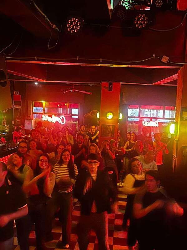Mexico City: Salsa Dancing Experience - Meeting Other Travelers on the Dance Floor