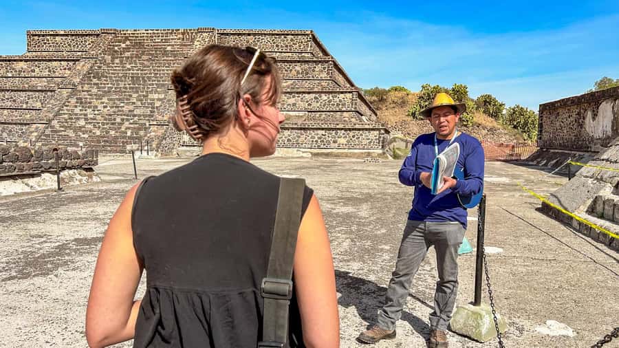 Mexico City: Teotihuacan Early Access & Tula Private Tour - Your guide matters: what “private” really feels like on this route