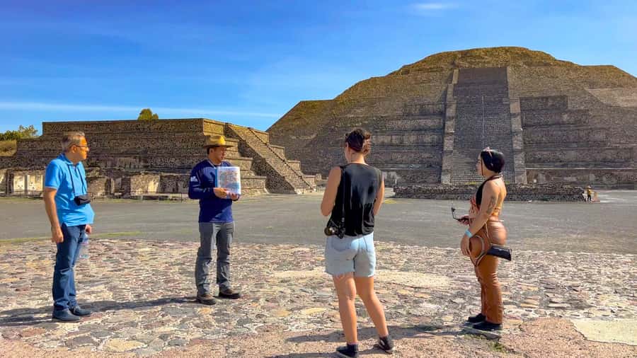 Mexico City: Teotihuacan Early Access & Tula Private Tour - The obsidian workshop at Artesanías El Quetzal: craft, shopping, and a quick lesson