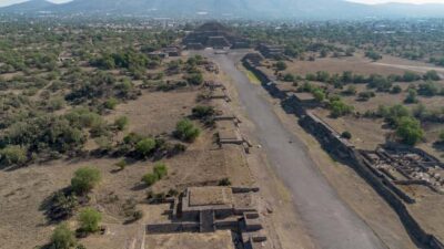 Mexico City: Teotihuacan Early Morning Access Half-Day Tour - Getting to Teotihuacan: Two Bus Legs and a Quick Break
