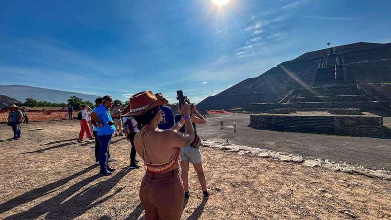 Mexico City: Teotihuacan First Entry Tour with Expert Guide - Dawn Pickup and the Short Ride Out of Mexico City