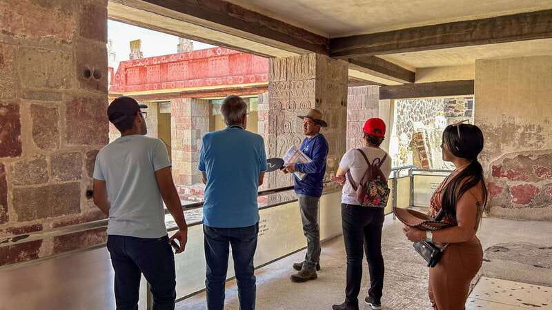 Mexico City: Teotihuacan First Entry Tour with Expert Guide - Learning From a Bilingual Guide (and Why the Grouping Works)