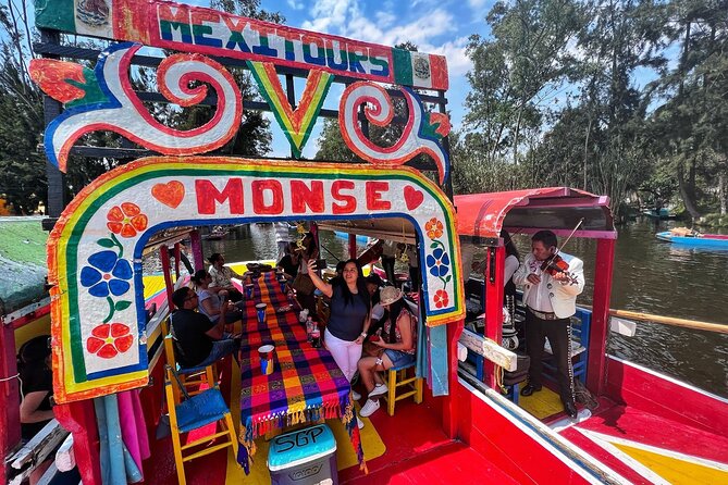 Mexico City Tour And Xochimilco - University City and the Zona Rosa Mix: A City-Wide View of How Mexico City Works