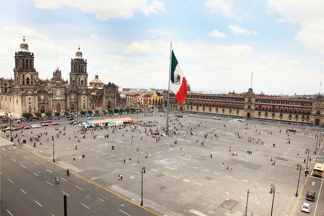 Mexico City Tour Bilingual Tour - Stop 3: Metropolitan Cathedral and the UNESCO Center Walk