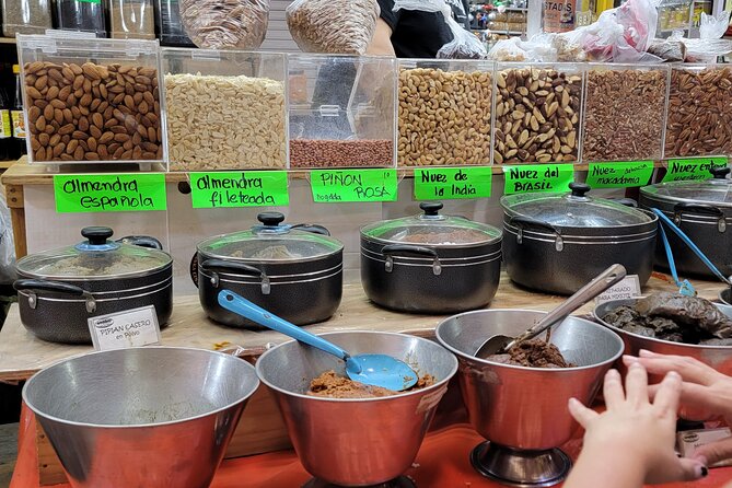 Mexico City Vegan & Veggie Market Explorer plus Cooking Lesson - Getting your bearings: meeting at Café de Tacuba and rolling into Centro Histórico
