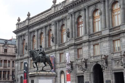 Mexico City Walking Tour - Meeting at the Zócalo: your orientation point for everything