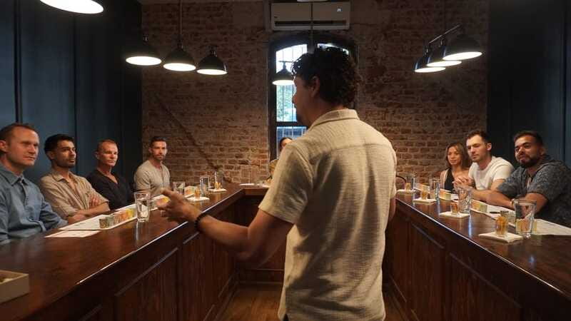 Mezcal y Mole with a Sommelier CDMX - Who This Mezcal and Mole Class Fits Best