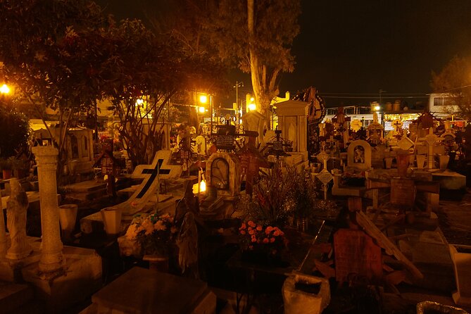 Mixquic Day of the Dead Tour in Mexico City - Crowd Strategy That Makes the Evening Feel Manageable