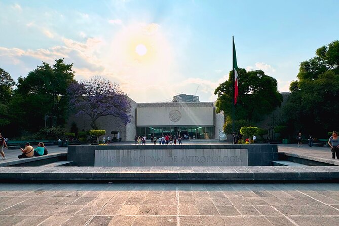 Museo Nacional de Antropología - Small Groups - The core idea: six rooms, not the whole building