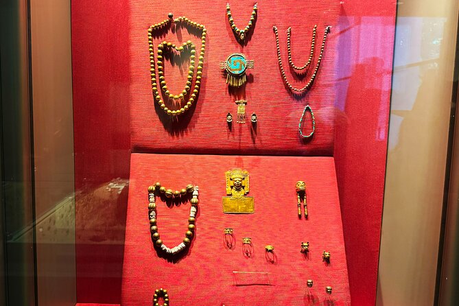Museo Nacional de Antropología - Small Groups - The 1985 theft detail: a story with weight