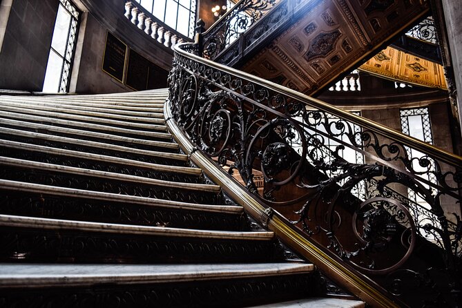 Must-see Buildings & Palaces of Mexico City - The Alameda Central pass-by: end with a classic stroll