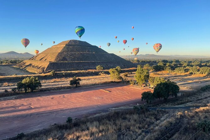 Private Balloon Flight over Teotihuacan plus Breakfast and Entry - Flight safety and what to expect once you’re off the ground
