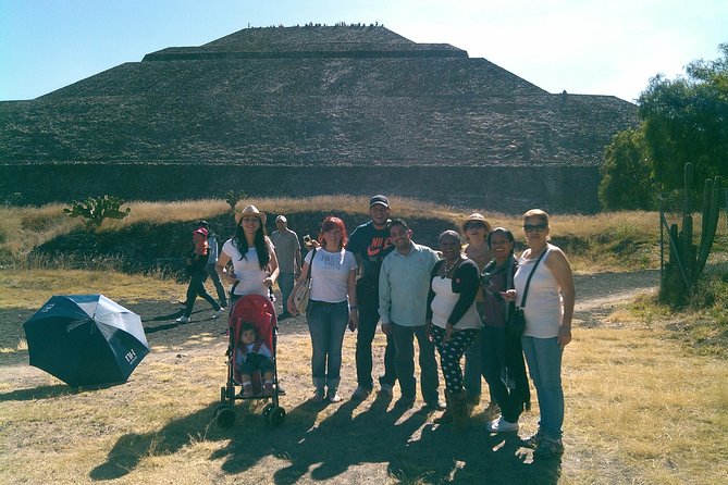 Private Combo 2 days: Teotihuacan+Basilica+Tlatelolco+Xochimilco+Frida+Coyoacan - Xochimilco by trajinera: a calm break from city rush