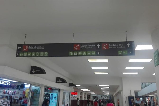 Private Departure Transfer: Hotel to Mexico City Airport - Hotel to Benito Juárez Airport: simple, direct, and private
