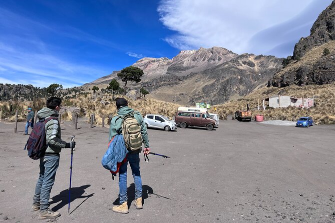 Private Hike next to volcano at 14800 ft. from Mexico city - Park check-in at Paso de Cortés (about 3,700 m)