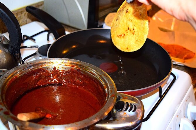 Private Home Cooking Experience in Mexico City with Alex and Ale - Alcohol, conversation, and eating together