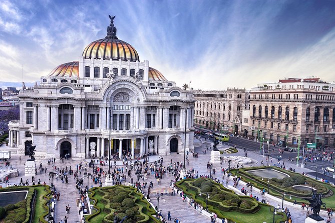 Private Mexico City Tour with Chapultepec Castle Visit - Zócalo: the political center you can feel
