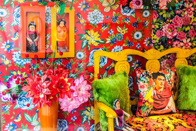 Private tour Antropology Museum Frida Khalo museum and Leon Trotskyi museum - Stop 2: Museo Frida Kahlo (La Casa Azul) and the Personal Side of Art