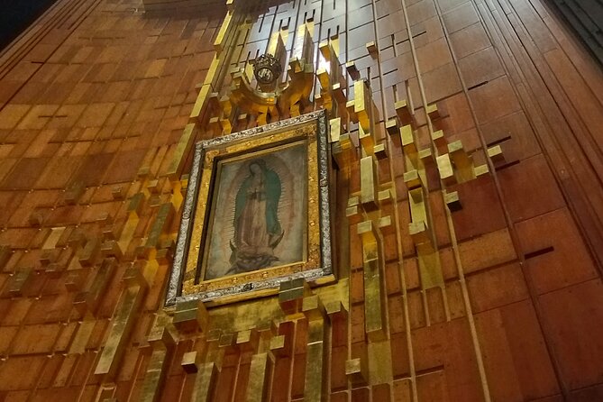 Private Tour Basilica of Guadalupe with Transportation - Capilla del Pocito: Juan Diego’s five appearances, prayer space, and the holy water well