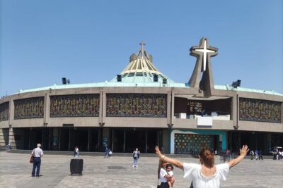 Private Tour Basilica of Guadalupe with Transportation - Basilica de Santa Maria de Guadalupe: history in plain language and time at the square