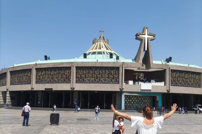 Private Tour Basilica of Guadalupe with Transportation - Basilica de Santa Maria de Guadalupe: history in plain language and time at the square
