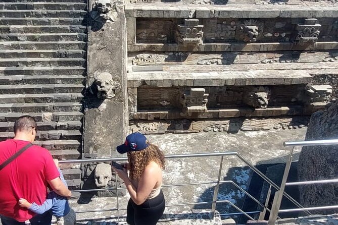 Private Tour, Great Experience, CDMX to Teotihuacan Pyramids - Pyramid of the Moon climb: the best view moment