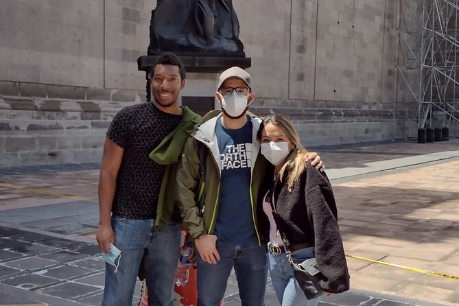 Private Tour Mexico City - VIP - Meeting at Av. Juárez, hotel pickup, and how the WhatsApp group helps