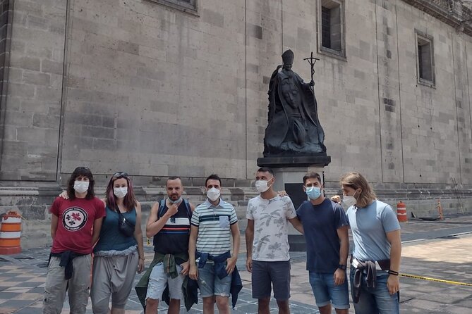 Private Tour Mexico City VIP FULL DAY - Casa de los Azulejos: blue-and-white tiles and a classic restaurant stop