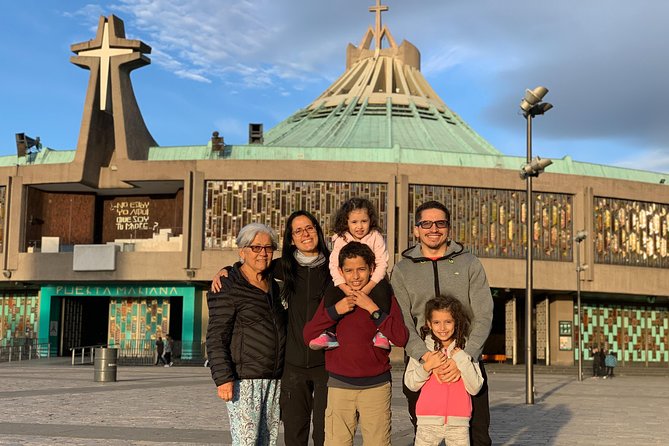 Private Tour: Pyramids of Teotihuacan, Tlatelolco & Basílic of Guadalupe - Basilica of Our Lady of Guadalupe: A 90-Minute Reset