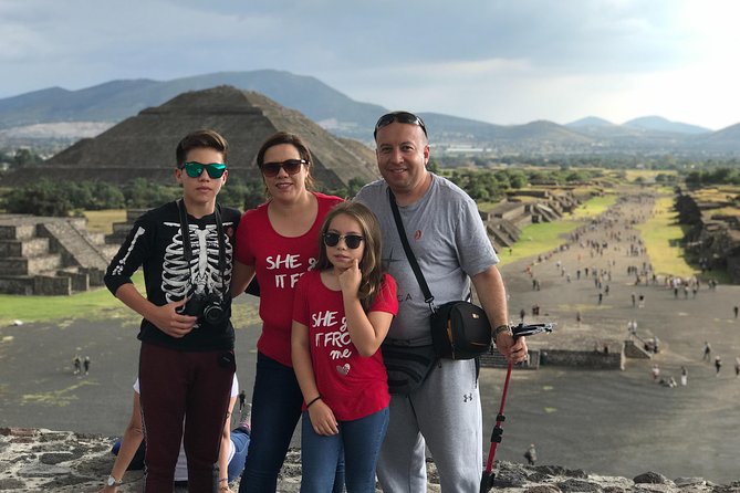 Private Tour: Pyramids of Teotihuacan, Tlatelolco & Basílic of Guadalupe - Lunch Near Teotihuacan: Where the Food Is Part of the Experience