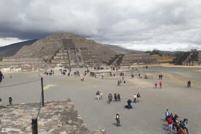 Private Tour: Teotihuacan and Basilica of Guadalupe - Hotel pickup and private transport: how the day stays under control