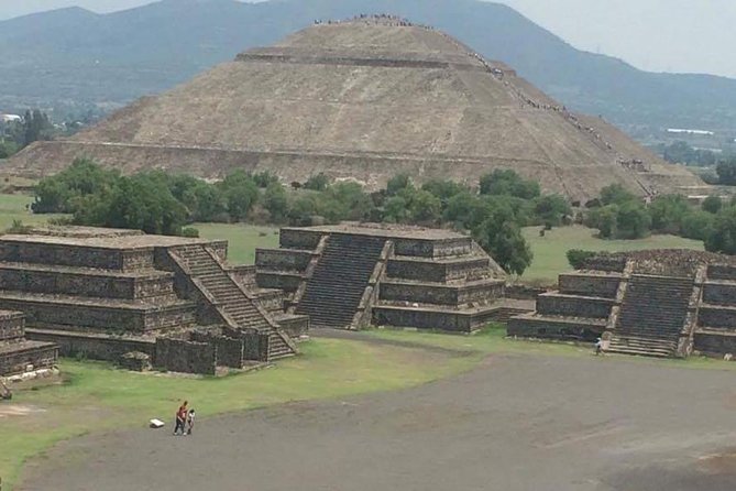Private tour: Teotihuacan and Centro Historico - Zona Arqueológica Tlatelolco: a fast start with deep context