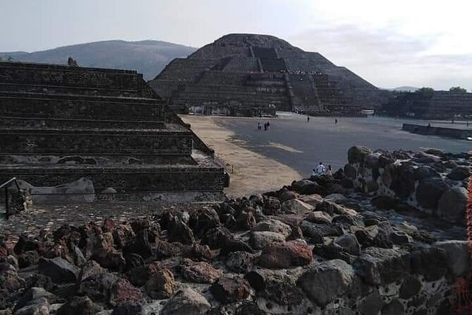 Private Tour Teotihuacan Tequila&quesadilla - Avenue of the Dead to the Sun and Moon Pyramids