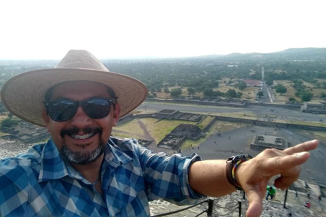Private Tour: Teotihuacan & Xochimilco in one day - Xochimilco: one hour on a trajinera and the real vibe of the canals
