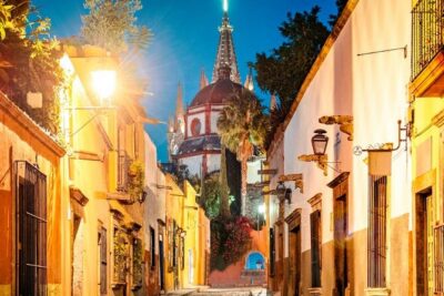Private tour to Queretaro and San Miguel de Allende - San Miguel de Allende: the pink towers, the cobblestones, and church facades worth pausing for