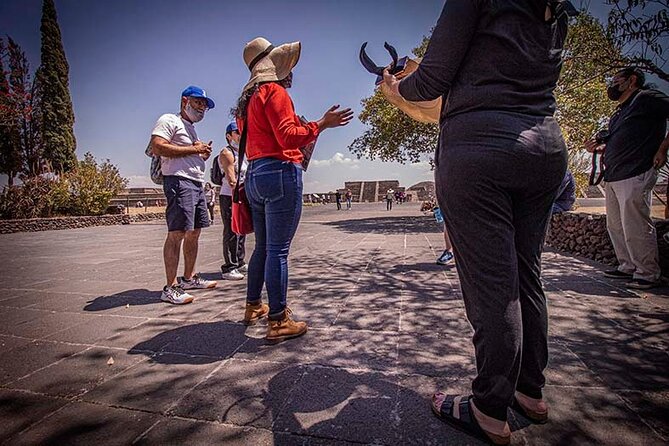 Private Tour to Teotihuacán and the Basilica of Guadalupe - Stop 1: Plaza de las Tres Culturas and the 1968 student memorial