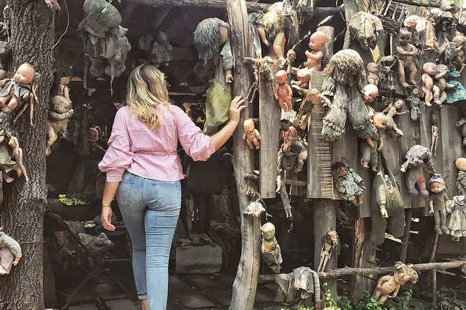 Private tour to the spooky Island of the Dolls in Xochimilco - Why the Island of the Dolls works so well on a private trajinera